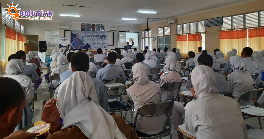 HARI KELIMA: Empower Youth for Work Program "Job Counseling Workshop" di Indramayu dihadiri 100an Siswa SMK Negeri 2 Indramayu.